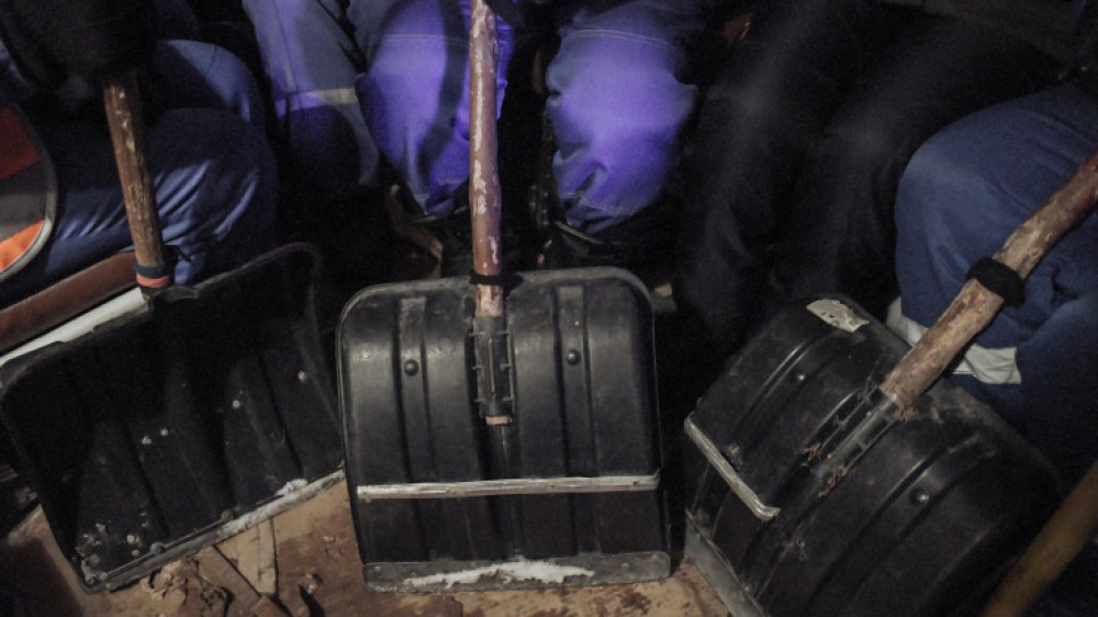 "Жұмысымды жақсы көремін. Адал жолмен ақша тауып жүрмін. Жасым 48-де. Зейнетке шығуды армандаймын. Немелерімді бақсам деймін. Алайда зейнетке шығудың өзі оңай емес", - дейді тұрғын.