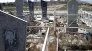 Городское кладбище в Таразе неизвестные завалили бытовым мусором