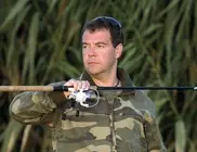 Медведев гарантировал гражданам бесплатную рыбалку