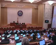 10 оппозиционных депутатов парламента КР захотели в правящую коалицию