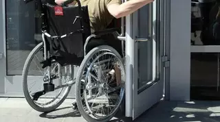 В Казахстане акиматы за свой счет переоборудуют балконы и туалеты в домах инвалидов