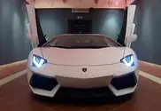 ВИДЕО: Итальянские инженеры собрали Lamborghini в маленькой комнате