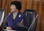 Отунбаева не видит необходимости менять Конституцию еще 20 лет