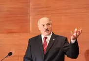 Лукашенко пообещал освободить своих соперников