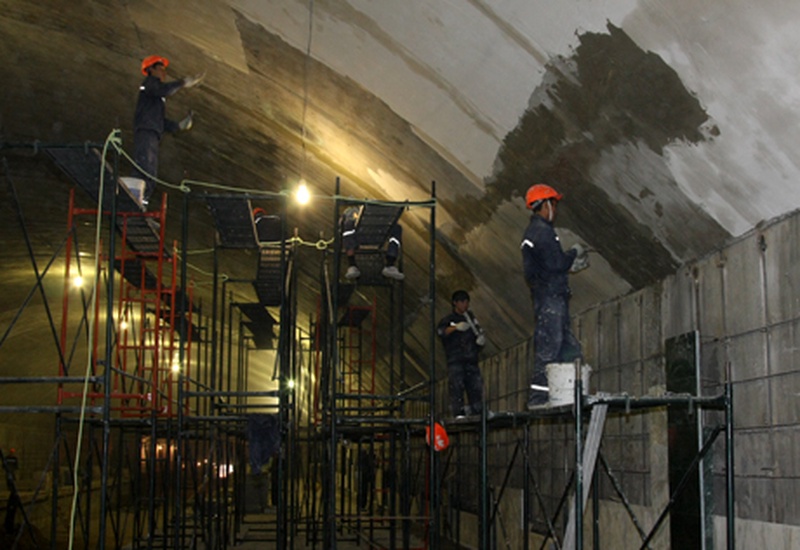 Отделочные работы на одной из станций Алматинского метро. ©Ярослав Радловский