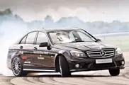 ФОТО: Тест-пилот Mercedes побил рекорд по продолжительности дрифта