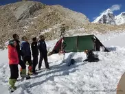 Международная экспедиция на К2 благополучно спустилась на высоту 8000 метров