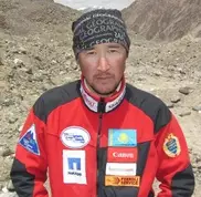 Во время восхождения на К2 альпинистов накрыла лавина