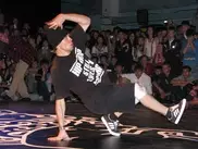 ФОТО: Казахстанские танцоры показали черепашку и свечу на чемпионате по брейку в Алматы