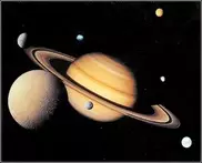 Спутник Сатурна назвали идеальным местом для катания на горных лыжах