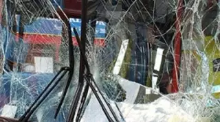 В ЮКО при опрокидывании пассажирского автобуса погибли два человека