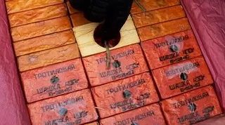 На электроподстанции аэропорта Алматы обнаружена коробка с надписью "Тротил"