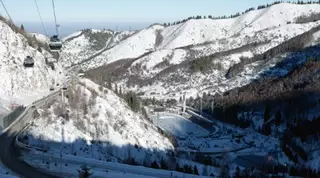 Автомобили "Нур Отана" не платили за въезд на "Медеу" 