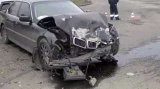 BMW протаранил придорожное кафе на трассе Караганда - Темиртау 