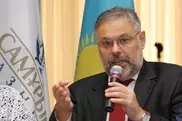 Михаил Хазин прогнозирует разделение мира на "кусочки"