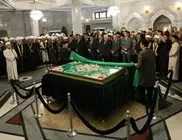 В Татарстан доставили самый большой в мире печатный Коран