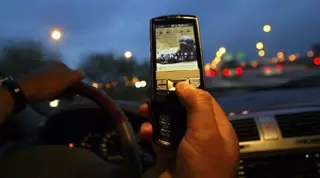 За три дня в Алматы за разговоры по мобильному телефону оштрафованы 193 водителя 