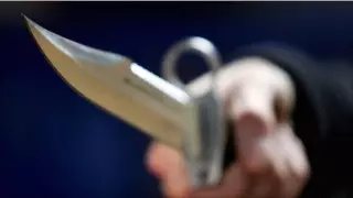 В Алматы охранник кафе ударил посетителя ножом в живот