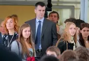 100 девушек хотят выйти замуж за олигарха Прохорова