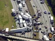 40 автомашин столкнулись в США