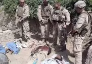 Пентагон изучает видео с "писающими" на трупы талибов пехотинцами