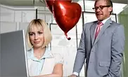 Психологи рекомендуют заводить служебные романы