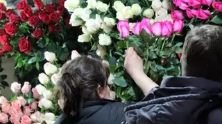 Цветочный грабитель украл роскошный букет в Алматы 8 Марта