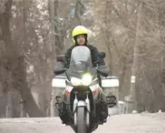 Шымкентские водители удивили немецкого байкера