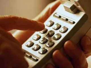 Заключенные под видом полицейских вымогали деньги у жителей Семея