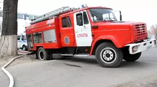 В Алматы горит рынок "Саудакент"