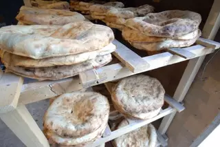 Воспитанники детдома пекли хлеб и продавали его на рынке в Алматы