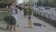По центру Актобе бегала голая девушка