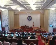 В Кыргызстане депутат требует запретить носить в парламенте мини-юбки