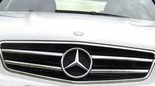 Полицейские Алматы нашли сбившего пешехода водителя белого Mercedes