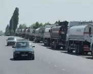 ФОТО: В кыргызском Оше митингуют водители бензовозов