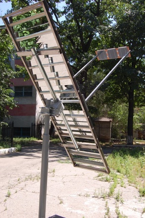 Казахстанская солнечная батарея. Фото из архива Владимира Антощенко.