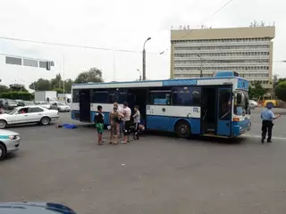 ФОТО: Пешеход погиб под колесами автобуса в Алматы