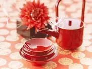 Красная посуда поможет в борьбе с пьянством и перееданием