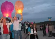 ФОТО: В Петропавловске состоялся флешмоб небесных фонариков