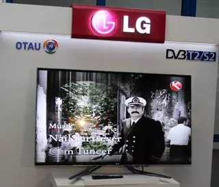 Программы цифрового телевидения OTAU TV в 3D-формате с телевизорами LG CINEMA 3D Smart TV