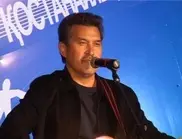 ФОТО: Аким Костанайской области спел на фестивале бардовской песни