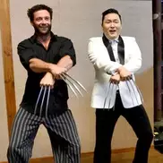 Хью Джекмана научили танцу Gangnam Style