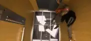 ВИДЕО: LG испугала пассажиров лифта новой рекламой