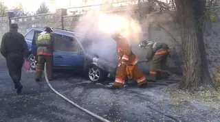 ВИДЕО: В Алматы сгорел автомобиль