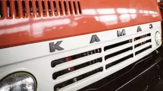 В Павлодарской области водитель "КамАЗа" из-за гололеда сбил дорожного полицейского