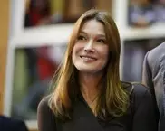 Редактором Vogue стала Карла Бруни