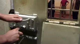 В Астане с поличным задержали квартирных воров из Грузии