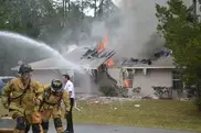 Самолет упал на жилой дом во Флориде