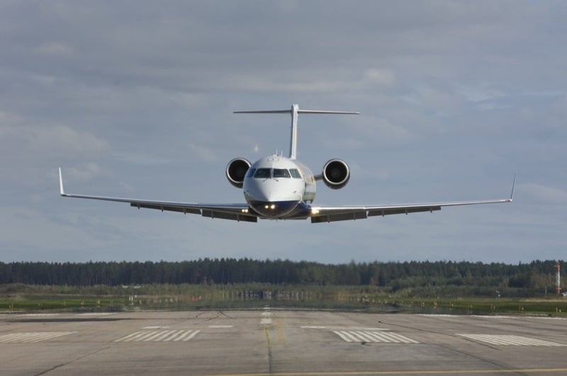 Воздушное судно CRJ-200. Фото с сайта earth-chronicles.ru