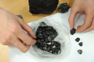 Российские ученые собирают космическую пыль от челябинского метеорита